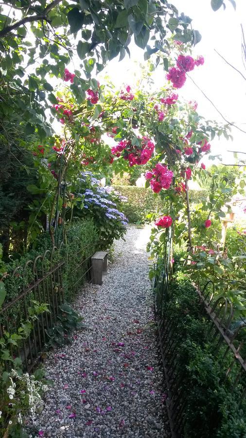 安里美思木里可住宿加早餐旅馆 Maurik 外观 照片